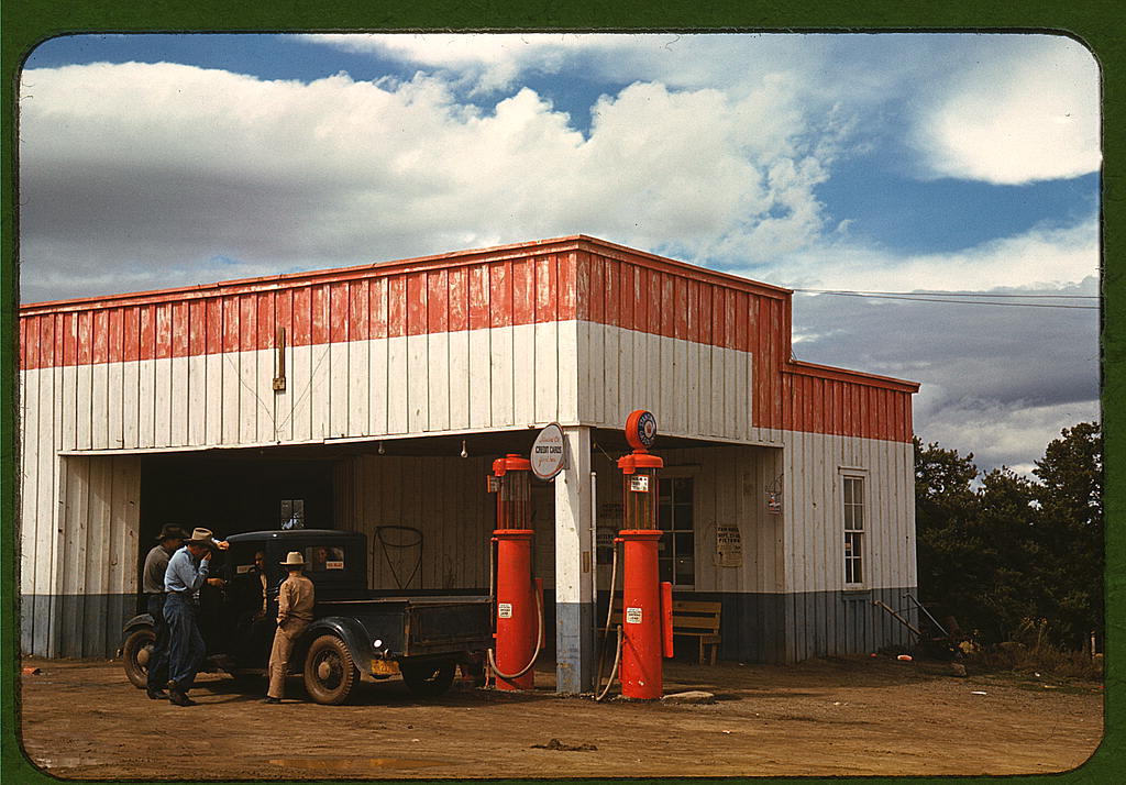Gas station in Pie-Town, New Mexico, October 1940. Photo: Russell Lee via Library of Congress. Wikimedia Commons