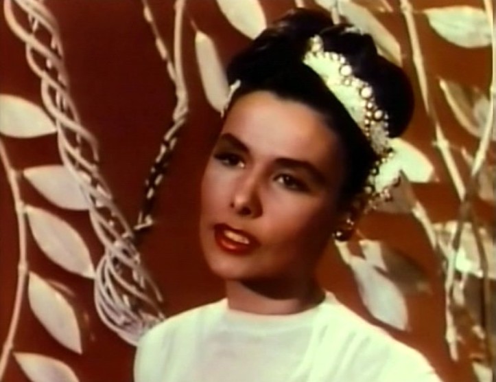 Cropped screenshot of Lena Horne from "Till the Clouds Roll By," 1946. Wikimedia Commons