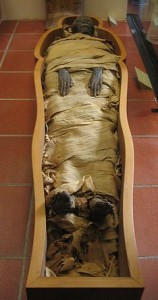 What did mummies do without cell phones?/Wikimedia Commons